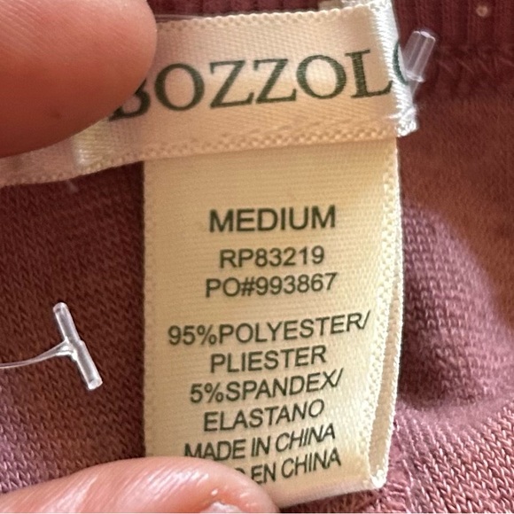 Bozzolo 💗Women's Long Sleeve Henley Romper- Pink Sz. Medium NWOT - Picture 3 of 3